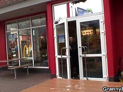 Blondin, Bystig, Granny, Onani, Mogen, Milf, Fitta, Tonåring