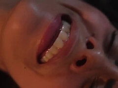 18, 素人, デカ尻, フェラチオ, 浮気する, 顔射, ヒール, 淫乱熟女