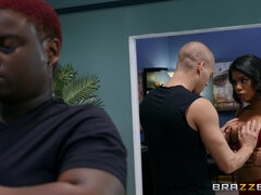 Lieveling, Grote mammen, Zwart, Pijpbeurt, Diep in de keel, Interraciaal, Tietenklus, Tieten likken