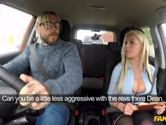 Жопа, Большие сиськи, Минет, Британки, Брюнетки, Измена, Каблуки, На природе