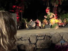 Enthousiasteling, Jurk, Flashing, Voetbeurt, Vriendin, Zoenen, Olie, Openbaar