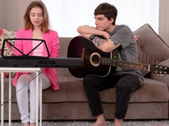 아마추어, 큰 음경, 오랄섹스, 입에 사정, 자연의 가슴, 짧은 머리, 청소년, 젖가슴