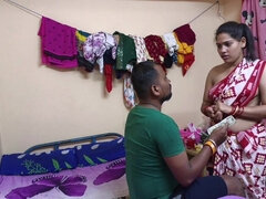 Indian woman with a great body giving a nice blowjob