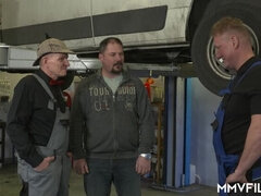 Brunette, Langt ned i halsen, Håndjob, Hårdt, Lingerie, Nylon, Studerende