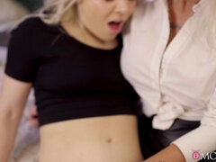 18 ans, Blonde, Britannique, Léchez, Maman, Piercing, Adolescente, Nénés