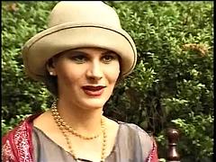 Brunetta, Vibratore, Tedesca amatoriale, Vibratore enorme, Ungherese, Lingerie, Mamma che vorrei scoparmi, Tette