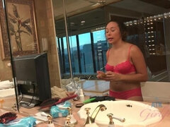 Salle de bains, Bikini, Brunette brune, Piscine, Pov, Mamelons bombés, Rasée, Nénés