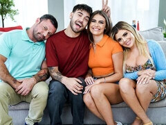 Gros cul, Grosse bite, Gros seins, Sucer une bite, En levrette, 2 femmes 1 homme, Mère que j'aimerais baiser