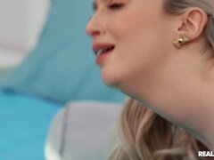 Amerikai, Anális szex, Tekintélyes didik, Kőkemény, Bugyi, Pigtailek, Tini, Begyek