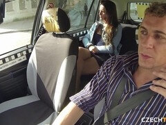 Braunhaarige, Auto, Spermaladung, Europäisch, Lecken, Im freien, Öffentlich, Jungendliche (18+)