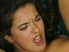 Анальный секс, Спальня, Минет, Брюнетки, Секс без цензуры, Порнозвезда, Молоденькие, Винтаж