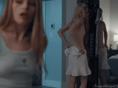 69:an, Blondin, Kysser, Slick, Naturliga tuttar, Kjol, String, Tuttar