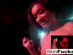 V zákulisí, Černé, Ženský, Hd, Masturbace, Sólo, Tetování, Kozičky