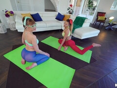 Duże cycki, Hardcore, Naturalne cycki, Cipka, Ogolona, Spanking, Trójkąt, Cycki