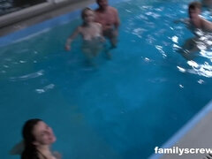 Kont, Gek, Moeder die ik wil neuken, Biljart, Kut duiken, Slet, Tieten likken, Nat