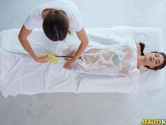 69, 아마추어, 엉덩이, 흑갈색 머리, 대단히, 마사지, 기름, 젖은