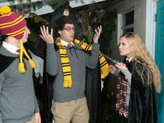 Grosse titten, Braunhaarige, Hundestellung, Fingern, Lecken, Milf, Entkleiden, Titten