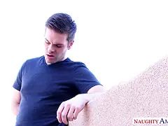 Αμερικάνος, Μεγάλος πούτσος, Μεγάλα βυζιά, Ξανθιά, Πίπα, Χύσιμο, Γλείψιμο, Μουνί