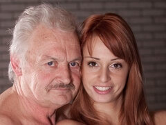 Hundestilling, Håndjob, Kysse, Slikning, Røvhåret, Barberet, Mager, Teenager