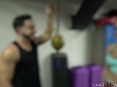 Grande cazzo, Brunetta, Tettona, Gola profonda, Facciale, Hardcore, Tette, Moglie