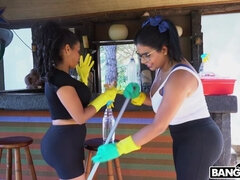 Bundão, Peitos grandes, Boquete, Morena, Peituda, Sujo, Cavalgar, Sexo grupal a três