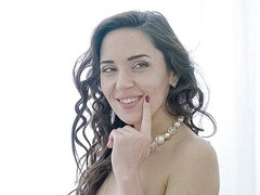 In den arsch, Arsch, Blasen, Braunhaarige, Hundestellung, Handjob, Latina, Jungendliche (18+)