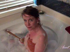 Stora tuttar, Avsugning, Brunett, Handjobb, Onani, Fitta, Rakad, Voyeur