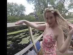 Culo grande, Morena, Bajo la falda