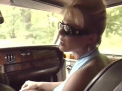 Amatőr, Anális szex, Tekintélyes didik, Szőke, Gesztenyebarna, Múltbéli divat, Hármas, Régebbi évjáratú pornó