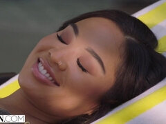 Минет, Член, Черненькие, Сидя на лице, Сперма на лице, Киски, Сквиртинг, Втроем