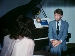 Rondelette, Tir de sperme, Poilue, Lesbienne, De plein air, Actrice du porno, Plan cul à trois, Rétro ancien