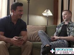 Pik sutte, Brunette, Pik, Familie, Homoseksuel, Fisse, Tabu, Tatovering