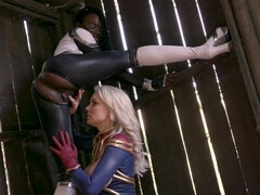 Ebenové, Medzirasové, Lesbické, Výprask, Vonku, Pička