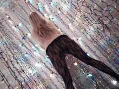 Ξανθιά, Ηδ, Αυνανισμός, Φυσικά βυζιά