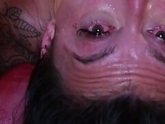 18, Amatör, Avsugning, Brunett, Hardcore, Pov, Tatuering, Tonåring