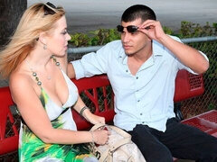 Velký zadek, Velké kozy, Blondýna, Na pejska, Fetiš nohou, Výprask, Milf žcbp, Pička