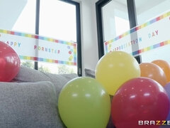 Stor kukk, Store pupper, Blond, Kukk suging, Pikk, Milf, Fitte, Pupper