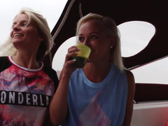 Blondin, Fyrkant, Lesbisk, Tonåring, Tuttar