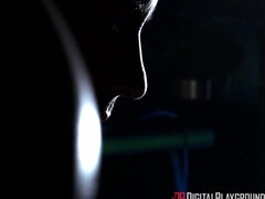 Tekintélyes didik, Szajha, Gesztenyebarna, Kebles, Kőkemény, Nuni, Durva, Tetkó