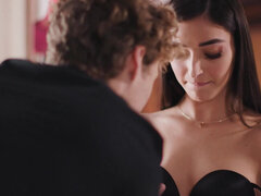 Pijpbeurt, Sperma in mond, Man, Latijnse vrouw, Likken, Klein, Rijden, Tieten likken