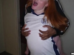 18 anni, Amatoriale, Britannica, Brutale, Europea, Capellona, Grezzo, Terzetto