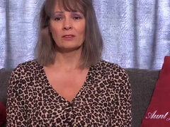 Kinky cougar mind-blowing solo clip