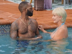 Tyttö, Suihinotto, Kyrpä, Rankka, Sekarotuinen, Selkäsauna, Uima allas, Pillu