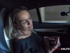 Grande cazzo, Tette grandi, Tettona, Mamma che vorrei scoparmi, Mamma, Schizzi, Terzetto, Tette