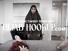 Stor pik, Pik sutte, Langt ned i halsen, Håndjob, Hd, Naturlige bryster, Barberet, Teenager