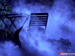 Tette grandi, Europea, Facciale, Festa, Piercing, Capelli corti, Tette, Treno