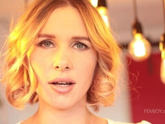 Prstovanie, Pružné, Masturbácia, Prirodzené prsia, Vyholené, Krátke vlasy, Sólo, Teenka