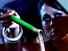 Tussi, Grosse titten, Paar, Fingern, Lesbisch, Lingerie, Dusche, Tätowierung