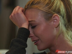 Røv, Store bryster, Blondine, Pik sutte, Lækker, Langt ned i halsen, Slikning, Tatovering