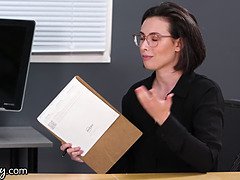 Brunette, Give finger, Hd, Slikning, Mor jeg gerne vil kneppe, Mor, Kontor, Realitet